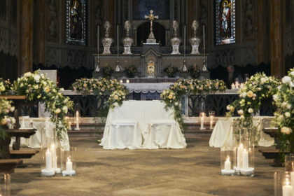 Allestimento altare Chiesa, matrimonio Ambra e Lorenzo